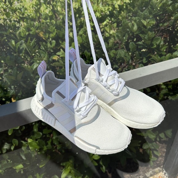 WOMEN'S Adidas Originals NMD R1 White Iridescent FV1797 - Picture 2 of 10